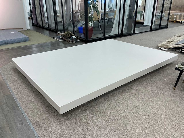 Diverse houten vloerkleden displays - afbeelding 1 van  9