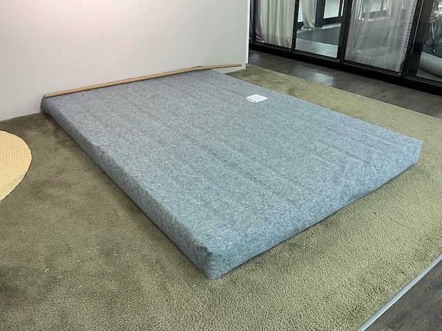 Diverse houten vloerkleden displays - afbeelding 5 van  9