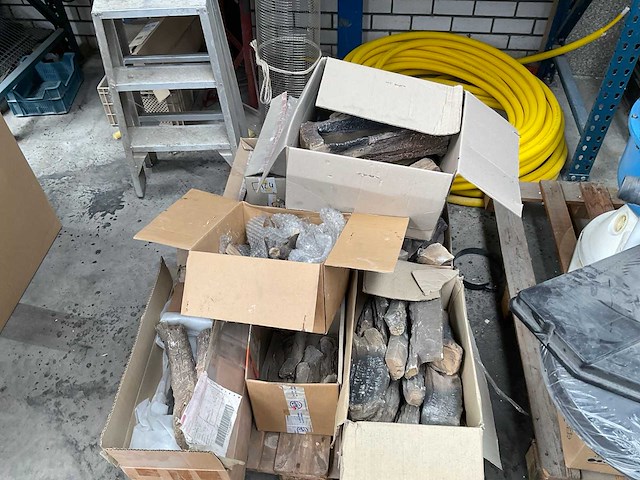 Diverse houtstammenset - afbeelding 1 van  4