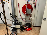Diverse huishoudartikelen met kast - afbeelding 5 van  11