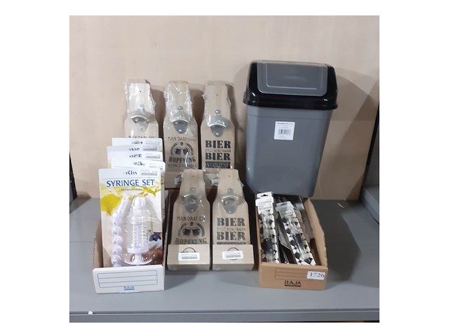 Diverse huishoudelijke accessoires oa 8 flesopeners met opvangbak (d1726) - afbeelding 2 van  3