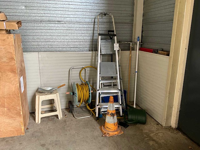 Diverse huishoudelijke artikelen - afbeelding 1 van  4