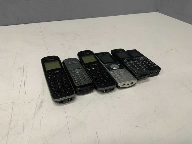 Diverse huistelefoons (6x) - afbeelding 1 van  4