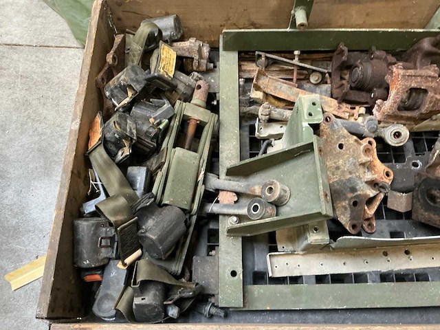 Diverse hummer onderdelen - afbeelding 2 van  4