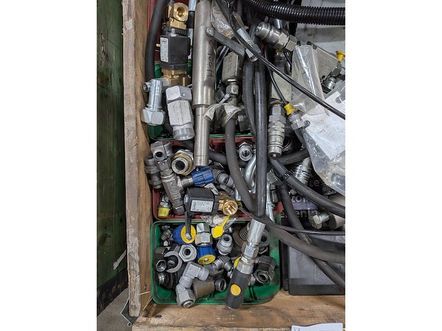 Diverse hydrauliek benodigdheden o.a. pompen - afbeelding 2 van  8