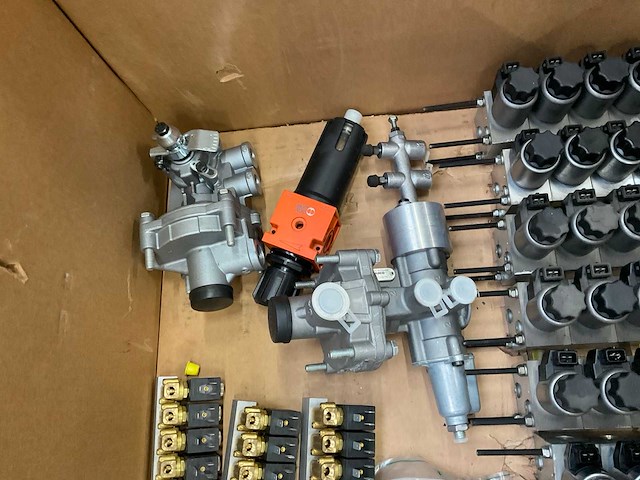 Diverse hydrauliek besturing - afbeelding 7 van  7