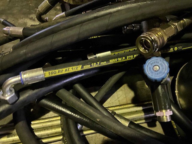 Diverse hydrauliek slangen - afbeelding 5 van  5