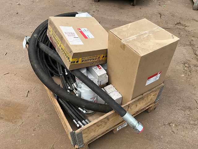 Diverse hydrauliek slangen - afbeelding 5 van  6