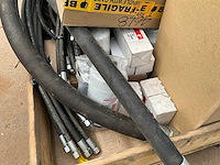 Diverse hydrauliek slangen - afbeelding 6 van  6