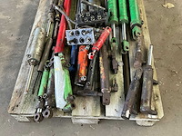 Diverse hydraulische cilinders - afbeelding 4 van  5