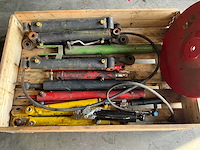 Diverse hydraulische cilinders - afbeelding 3 van  4