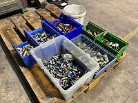 Diverse hydraulische en pneumatische koppelingen en connectoren - afbeelding 1 van  10