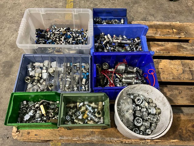 Diverse hydraulische en pneumatische koppelingen en connectoren - afbeelding 3 van  10