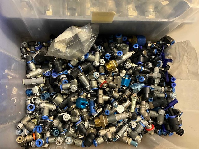 Diverse hydraulische en pneumatische koppelingen en connectoren - afbeelding 6 van  10