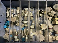 Diverse hydraulische en pneumatische koppelingen en connectoren - afbeelding 9 van  10