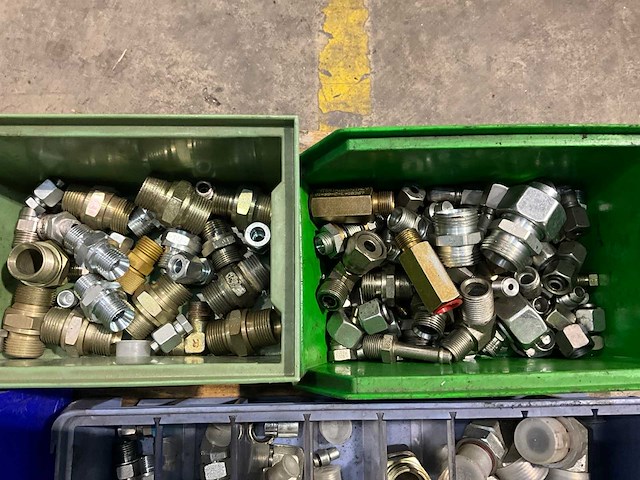 Diverse hydraulische en pneumatische koppelingen en connectoren - afbeelding 10 van  10