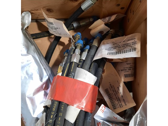 Diverse hydraulische slangen - afbeelding 3 van  7