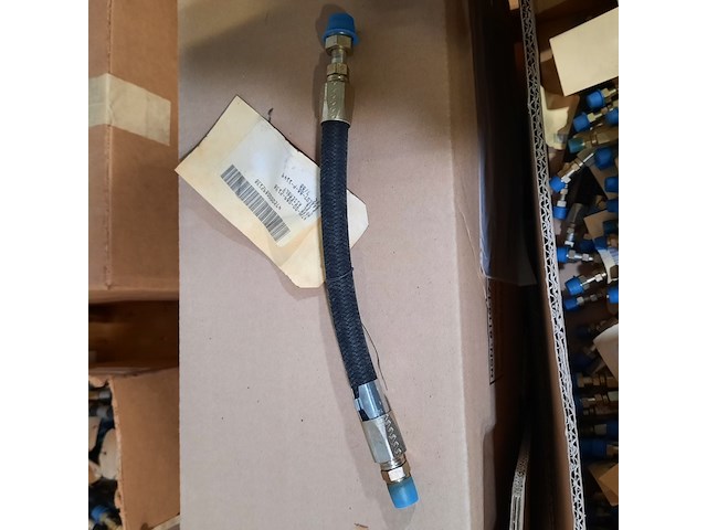 Diverse hydraulische slangen - afbeelding 7 van  12