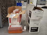 Diverse hygiëne producten - afbeelding 1 van  4