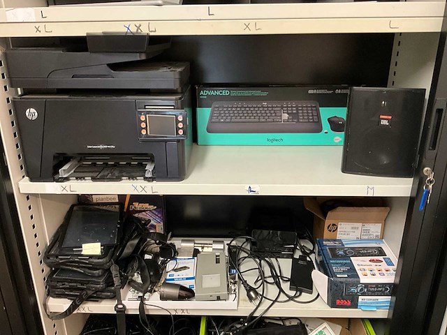 Diverse ict benodigdheden en hardware - afbeelding 4 van  5