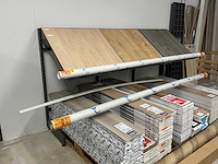 Diverse ijzeren winkelmeubels - afbeelding 2 van  6