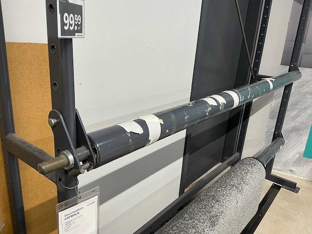 Diverse ijzeren winkelmeubels - afbeelding 5 van  6