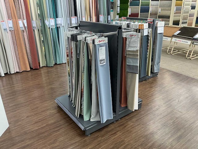 Diverse ijzeren winkelstelling - afbeelding 2 van  12