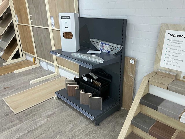 Diverse ijzeren winkelstelling - afbeelding 4 van  12