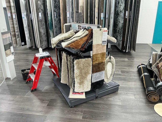 Diverse ijzeren winkelstelling - afbeelding 5 van  12