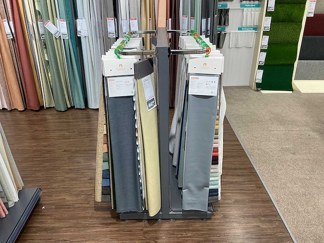 Diverse ijzeren winkelstelling - afbeelding 8 van  12