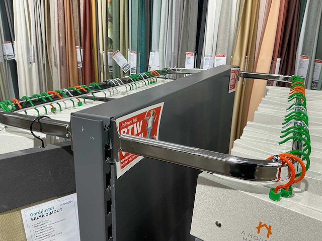 Diverse ijzeren winkelstelling - afbeelding 9 van  12