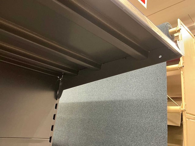 Diverse ijzeren winkelstelling - afbeelding 3 van  15