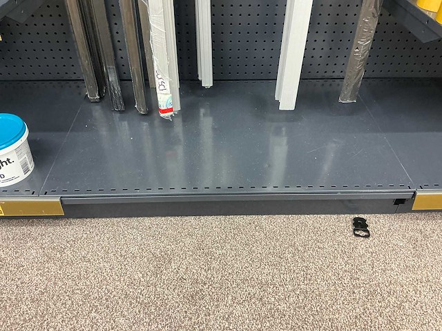 Diverse ijzeren winkelstelling - afbeelding 5 van  15