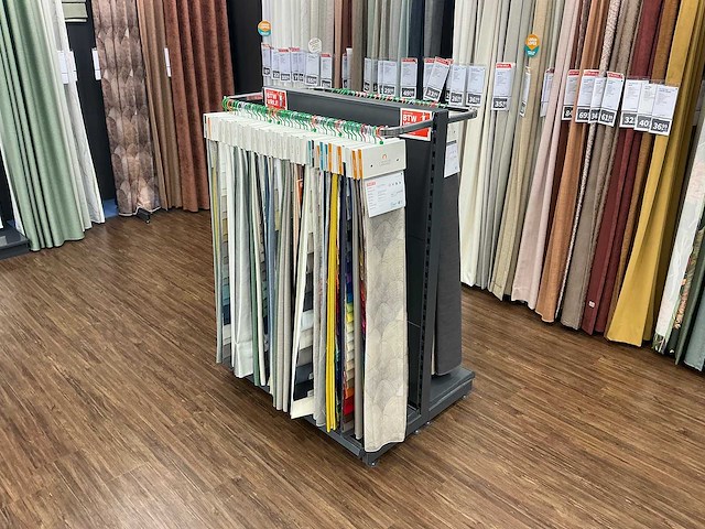 Diverse ijzeren winkelstelling - afbeelding 11 van  15