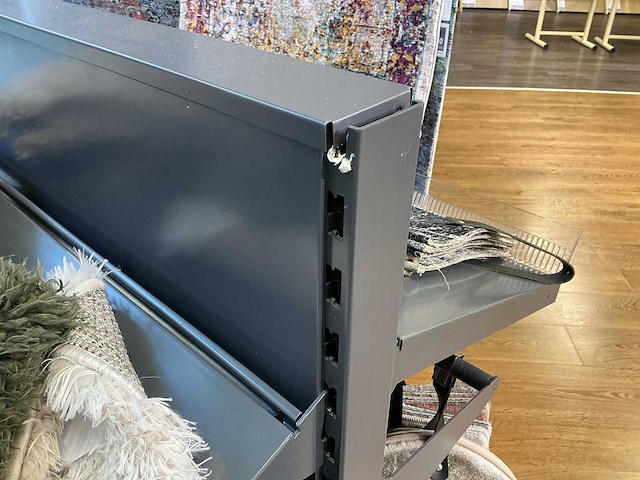 Diverse ijzeren winkelstelling - afbeelding 13 van  15