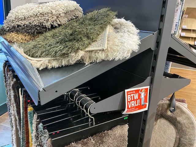 Diverse ijzeren winkelstelling - afbeelding 14 van  15