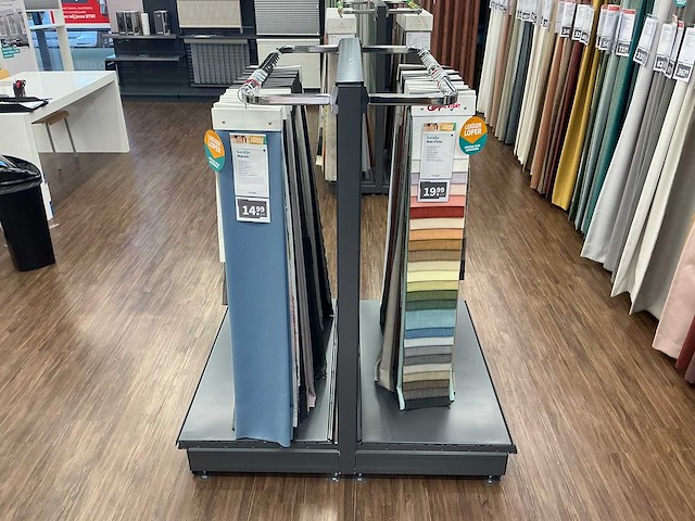 Diverse ijzeren winkelstelling - afbeelding 15 van  15