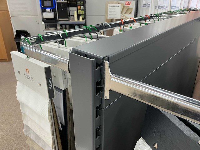 Diverse ijzeren winkelstelling - afbeelding 2 van  15