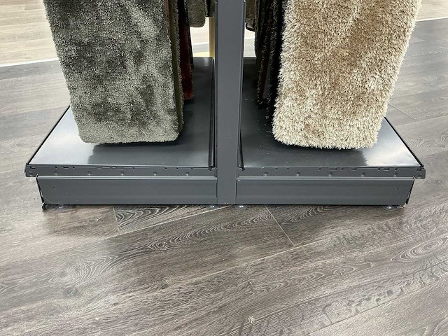 Diverse ijzeren winkelstelling - afbeelding 13 van  15