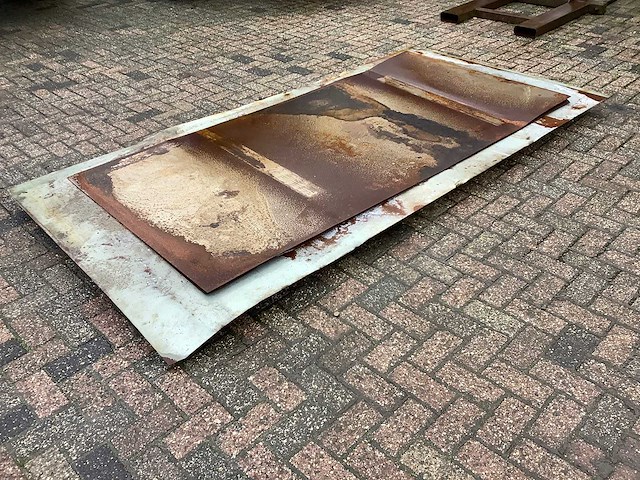 Diverse ijzerplaten - afbeelding 2 van  3