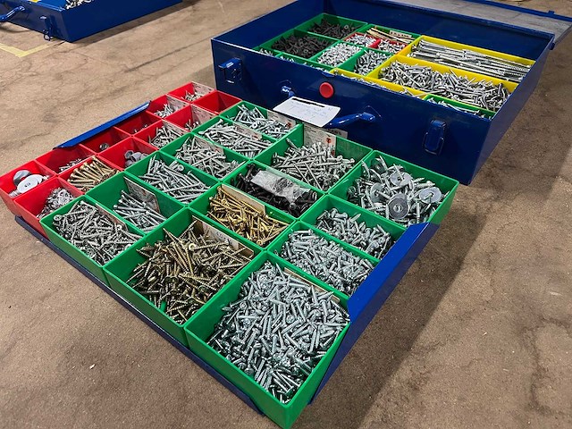 Diverse ijzerwaren (ca. 1500) in sortimo metalen assortimentskist - afbeelding 1 van  5