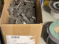 Diverse ijzerwaren en bevestigingsmateriaal - afbeelding 5 van  16