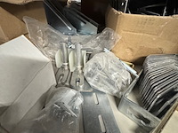 Diverse ijzerwaren en bevestigingsmateriaal - afbeelding 11 van  16