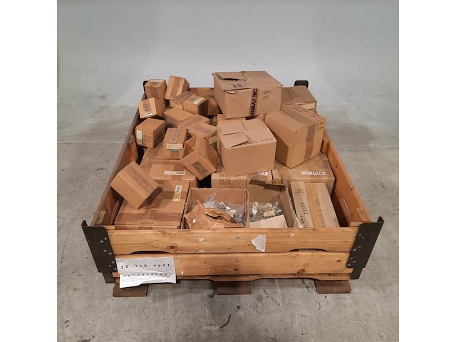 Diverse ijzerwaren, o.a. bosch - afbeelding 1 van  9