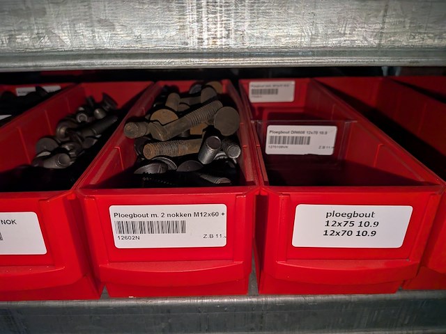 Diverse ijzerwaren o.a. bouten - afbeelding 3 van  20