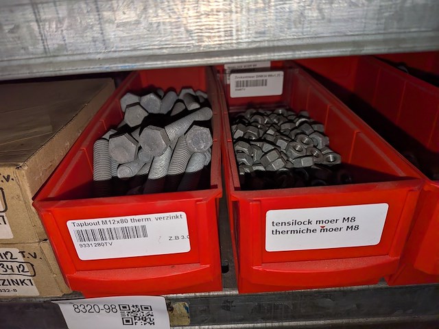 Diverse ijzerwaren o.a. bouten - afbeelding 5 van  20