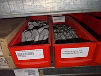 Diverse ijzerwaren o.a. bouten - afbeelding 5 van  20