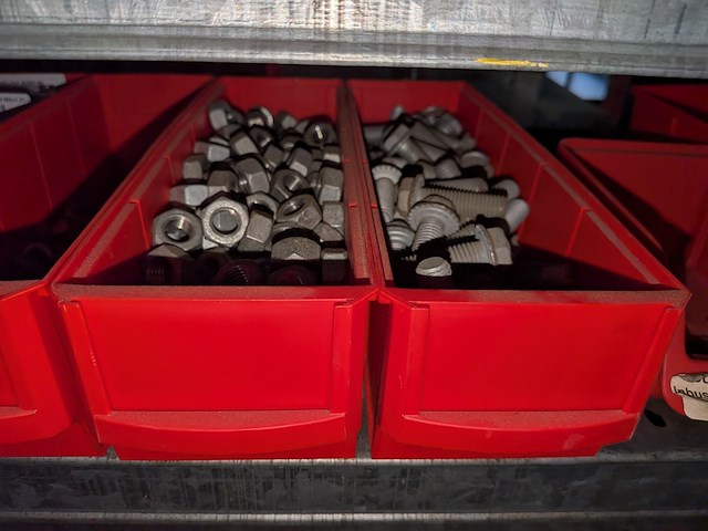 Diverse ijzerwaren o.a. bouten - afbeelding 7 van  20