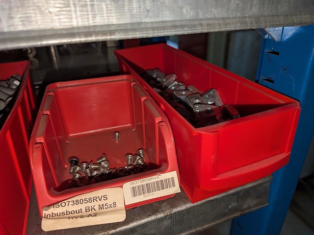 Diverse ijzerwaren o.a. bouten - afbeelding 8 van  20