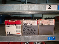 Diverse ijzerwaren o.a. bouten - afbeelding 12 van  20